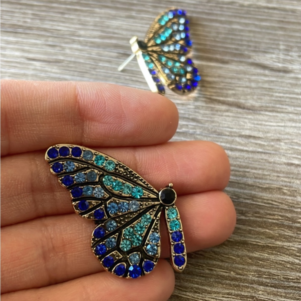 Blue half butterfly stud earrings A167 - Picture 3 of 4